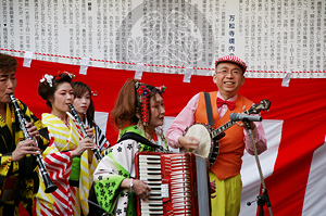 大須大道町人祭は大道芸人さんがいっぱい。