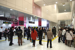 開業当日は人でいっぱい