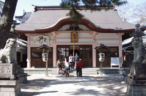 天守閣となりには龍城神社