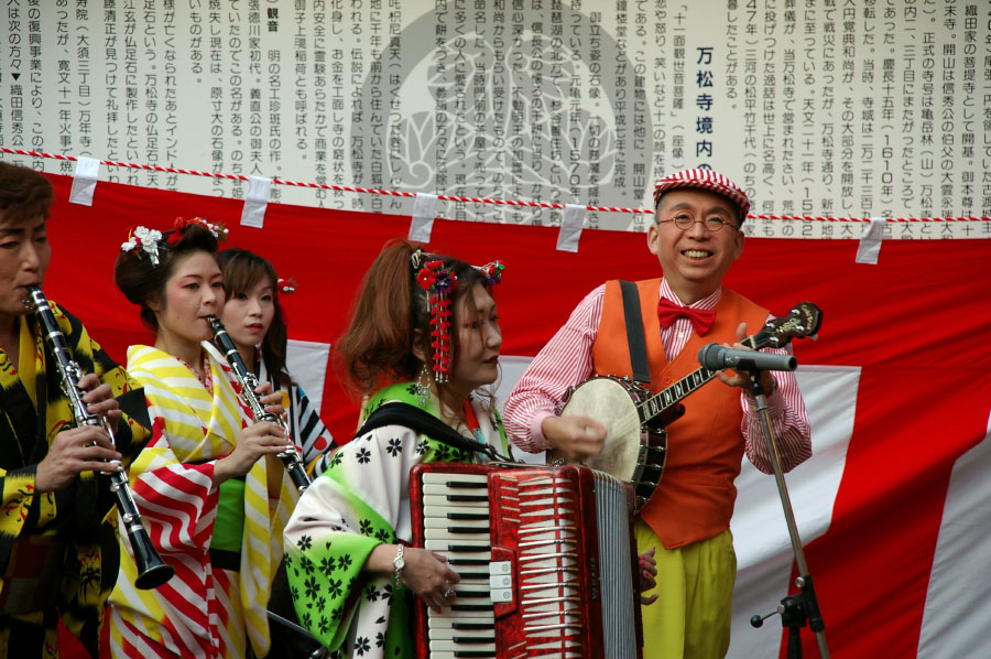 大須大道町人祭は大道芸人さんがいっぱい。